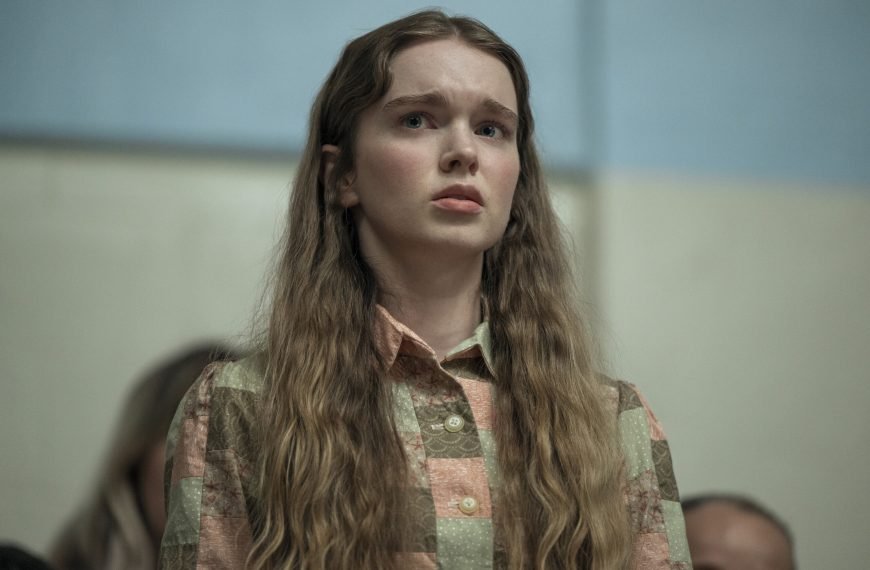 Carrie, a Estranha: Nova Série de Terror de Mike Flanagan Ganha Trailer Sombrio no Prime Video