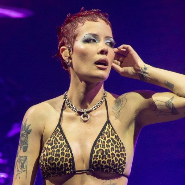 Reta Final no Palco Mundo: Halsey Prepara Show Íntimo e Teatral no Rock in Rio 2026 com Repertório Confessional