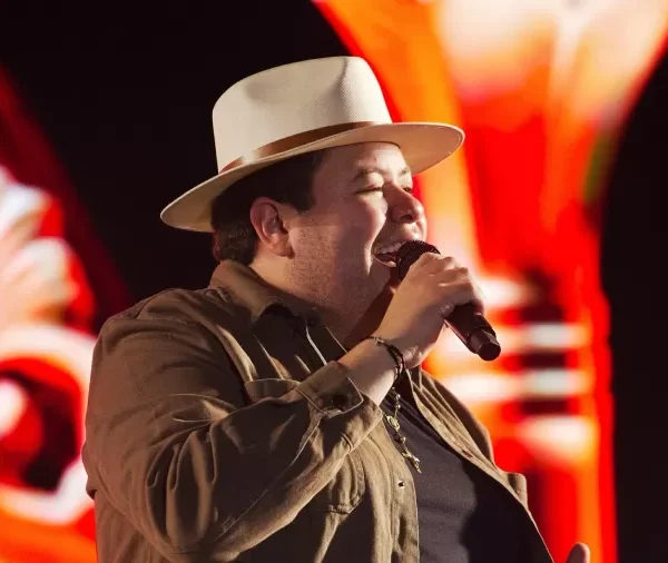 Susto na Aviação: Jato com Cantor Rey Vaqueiro Pega Fogo Durante Pouso no RN e Shows São Cancelados